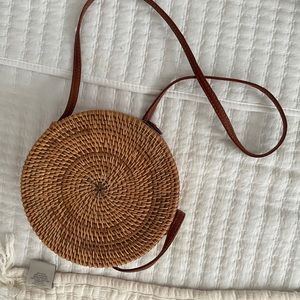 Wicker handwoven circle crossbody bag